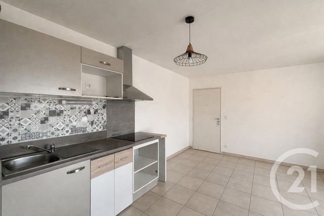 Appartement T2 &agrave; louer - 2 pi&egrave;ces - 42,17 m2 - Perpignan - 66 - LANGUEDOC-ROUSSILLON