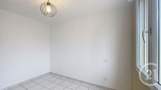 Appartement F3 &agrave; louer - 3 pi&egrave;ces - 57,61 m2 - St Esteve - 66 - LANGUEDOC-ROUSSILLON
